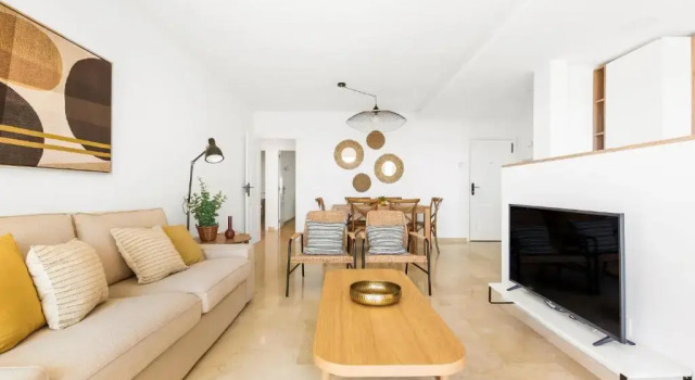 Апартаменты Beach apartment with terrace and private parking