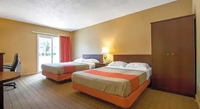 Четырёхместный номер Deluxe Motel 6-Trenton, ON