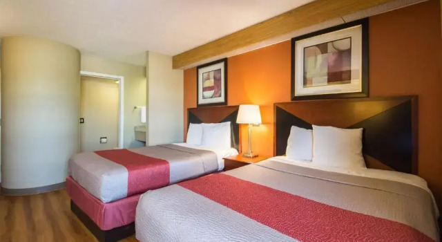 Четырёхместный номер Standard Motel 6-Indianapolis, IN - Airport