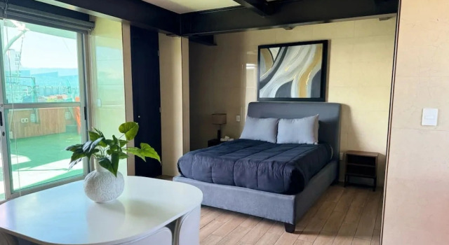 Коттедж Beautiful and Comfortable Rooftop Suite