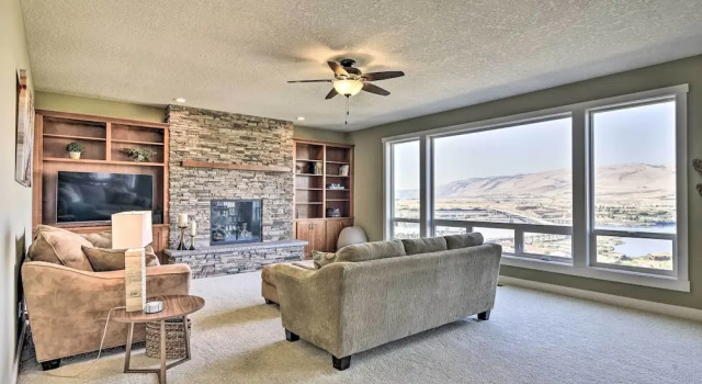 Incredible Oregon Retreat w/ Private Hot Tub!, Rezerwuj Hotel Hotele w Columbia River Gorge z parkingiem, Parking