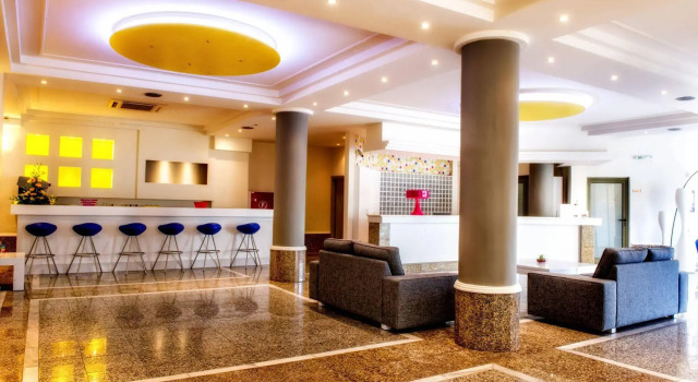 Zeus Hotels Neptuno Beach, Забронировать Отель Амудара Центральный Крит