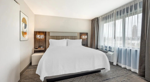 Люкс Holiday Inn Express & Suites Nashville West End - Univ Area by IHG