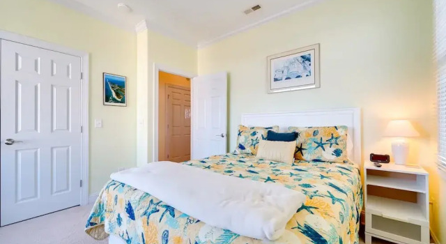 Breezy Kure Beach Home - Walk to Pier & Ocean!, Забронировать Дом для отпуска Кур-Бич Уилмингтон