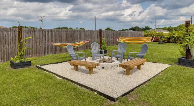 Port Saint Lucie Vacation Rental w/ Hot Tub!, Varaa Lomakoti Huvilat kohteessa Florida, Villa