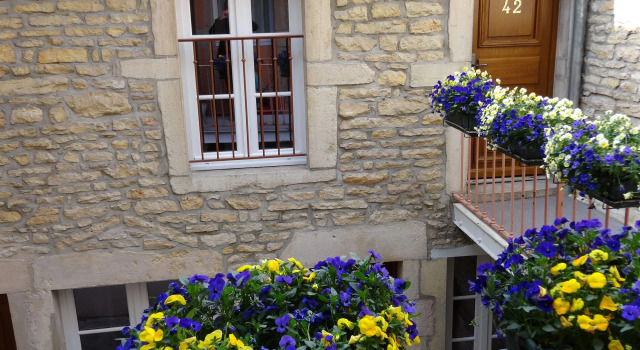 Logis Hotel de La Cloche, Забронировать Отель Бон Bourgogne Wine Route