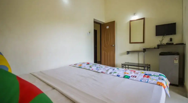 OYO 13244 Home Seaside Studio Anjuna, Prenota Hotel Anjuna 
