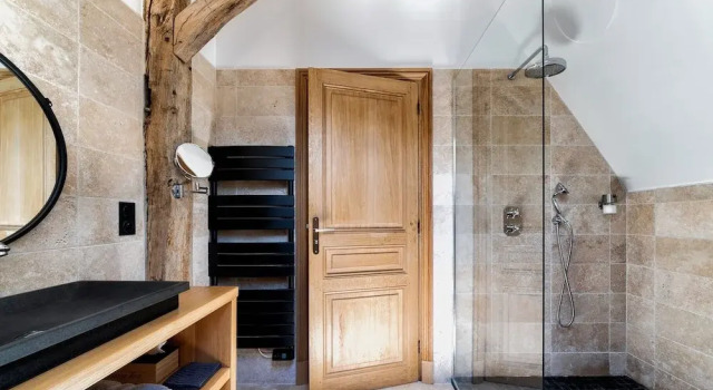 Трёхместный номер Superior с видом на сад La Grange de Léonie Chambres dhôtes Piscine et Spa Calme et à 5min A71 A20 A85