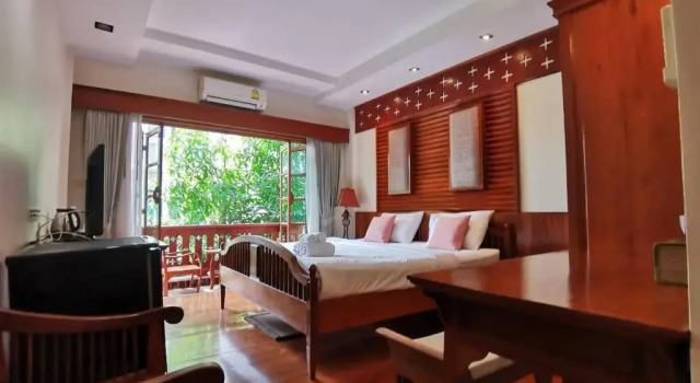 Двухместный номер Deluxe с балконом Sripat Guesthouse SHA Extra Plus