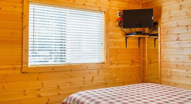 Bend-Sunriver Camping Resort Cottage 1, Buchen Sie Campingplatz Camping & Glamping in Oregon, Campingplatz