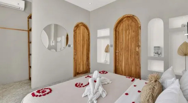 Unu V7 : 2BR W/ Rooftop Sauna & Ice-bath in Canggu - A Luxury Private Villa By Balinest Villas