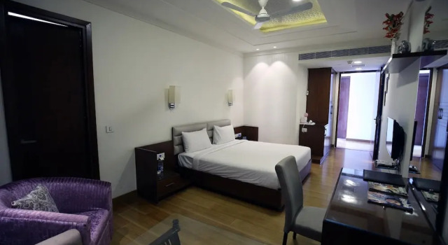 Номер Deluxe Royal Inn