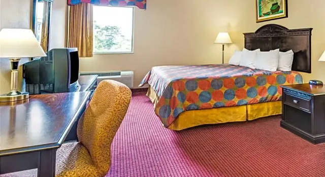 Люкс Days Inn & Suites by Wyndham Jeffersonville IN