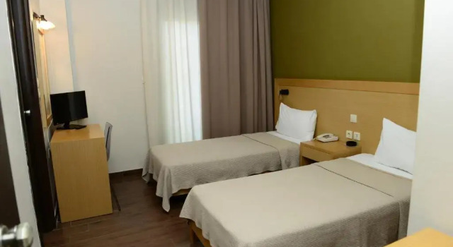 Трёхместный номер Standard Ionion Hotel