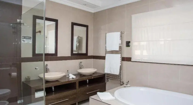 Tokai Forest Guest House, Забронировать Гостевой дом Гостевые дома Токая, рядом с Blue Route Mall, Гостевой дом