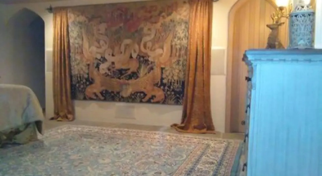 Люкс HIGHLANDS CASTLE overlooking Lake George plus 2 other CASTLES & SUITES