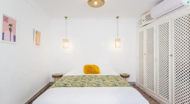 Camera Standard Riad Helen