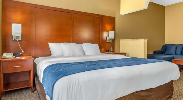 Suite Comfort Suites Findlay I-75 near Sports Complex