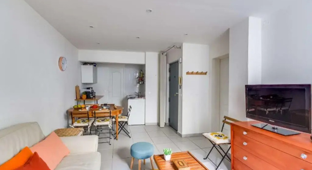 Апартаменты Charming Flat - 6 Mins to Gare Du Nord Metro