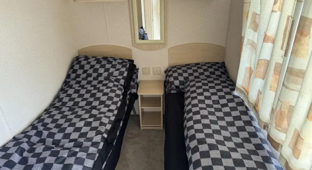 3 Bed Caravan - Sleeps 6 - Pets - Parking - Wifi