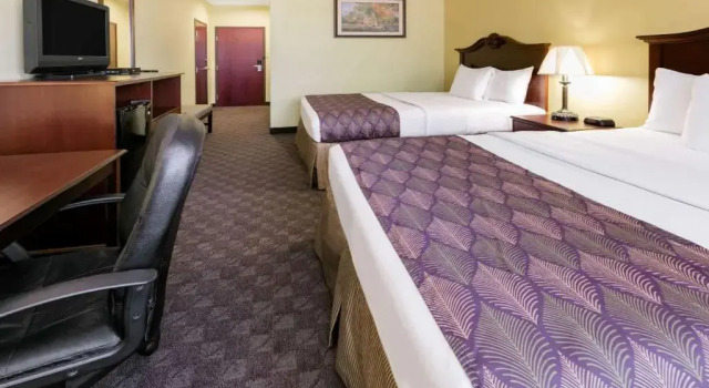 Четырёхместный номер Standard Days Inn by Wyndham Salado