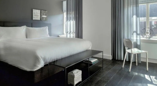 Люкс Kazerne Hotel - Member of Design Hotels