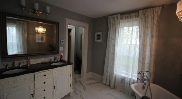 Номер Luxury Maplehurst Manor Bed and Breakfast