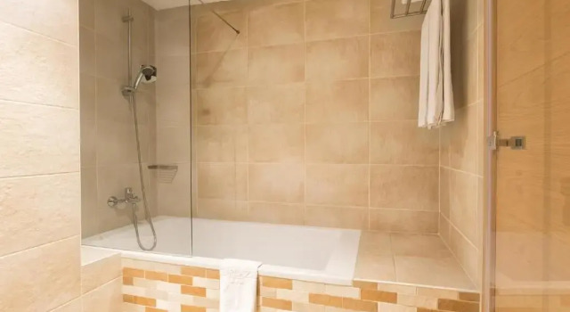 Четырёхместный номер Hotel Plazaola