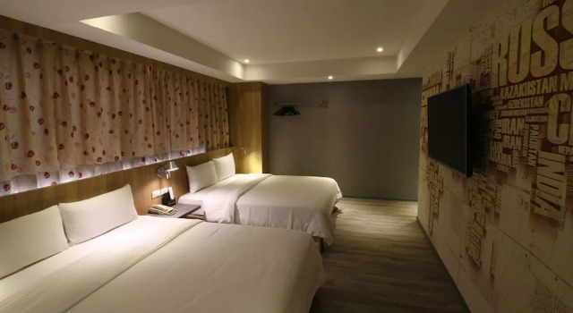 Четырёхместный номер Standard Blue Coast Hotel
