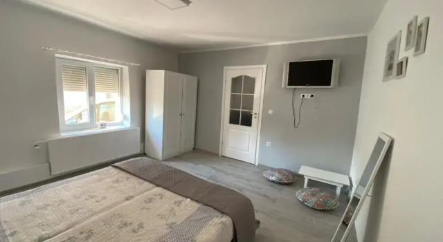 Apartament House Sasca, Varaa Huoneisto Oradea 