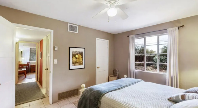 Cactus Garden Cottage 2BR by Casago, Rezerwuj Dom wakacyjny Tucson Arizona