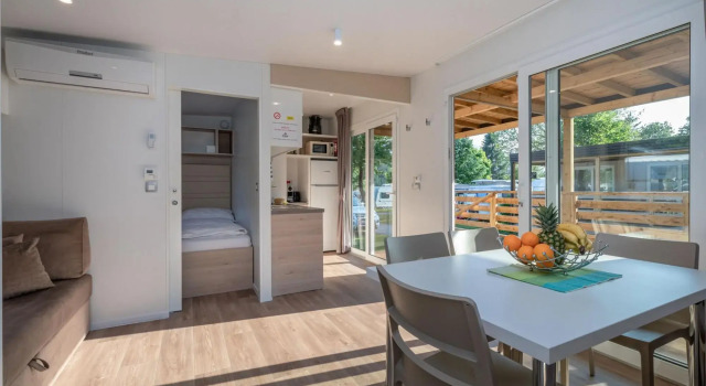 Nice air-conditioned chalet, in a holiday park, 2.5 km. from Hermagor, Забронировать Шале Виллы Прессеггер-Зе, Вилла