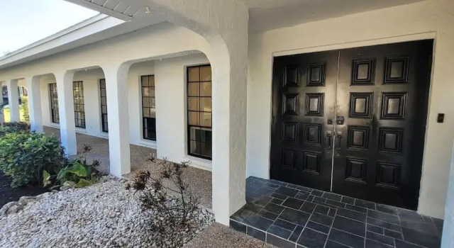Remodeled 4BR Pool Home / Golf View/Near Beaches, Prenota Hotel Whitfield Estates Florida