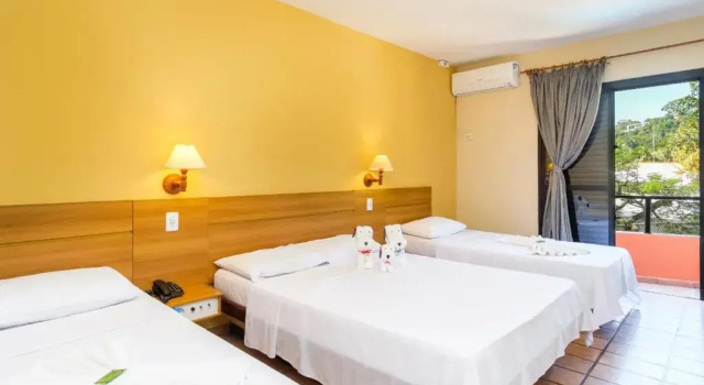 Четырёхместный люкс Hotel Ponta das Toninhas