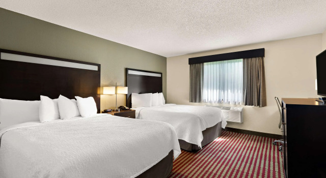 Четырёхместный номер Standard Best Western Germantown Inn