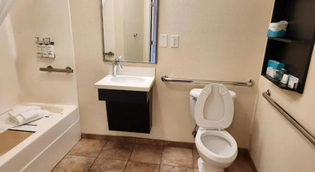 Двухместный номер Standard c 1 комнатой Candlewood Suites Greenville NC by IHG