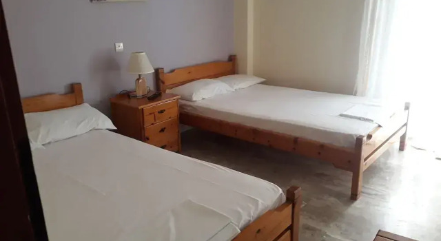 Finikas, Prenota Affittacamere Hotel a Peloponneso con parcheggio, Parcheggio