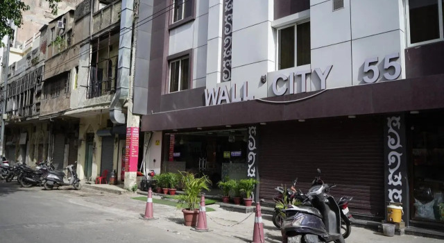 Hotel Wall City 55