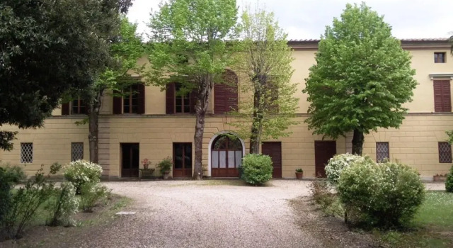 Mansion With 10 Bedrooms in Monteroni D'arbia, With Wonderful City Vie, Book Vacation Home Hotels in Crete Senesi with Parking, Parking