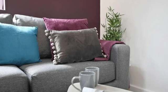 Stunning 4-bed House in Manchester, Забронировать Отель Отели Манчестера с парковкой, Парковка