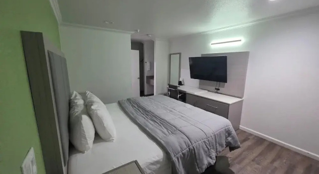 Номер Standard The Aqua Pacific Hotel