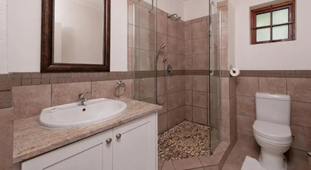 Коттедж с 2 комнатами La Galiniere Guest Cottages