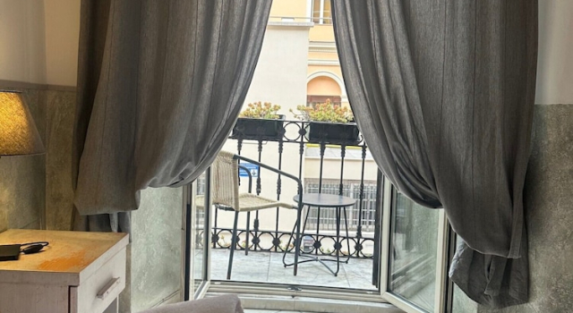 Двухместный номер Standard с балконом и с видом на город Guest House Maison Indipendenza