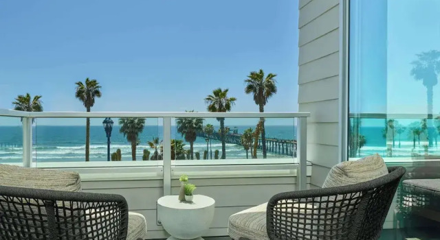 Номер Standard с балконом Mission Pacific Beach Resort, part of JdV by Hyatt
