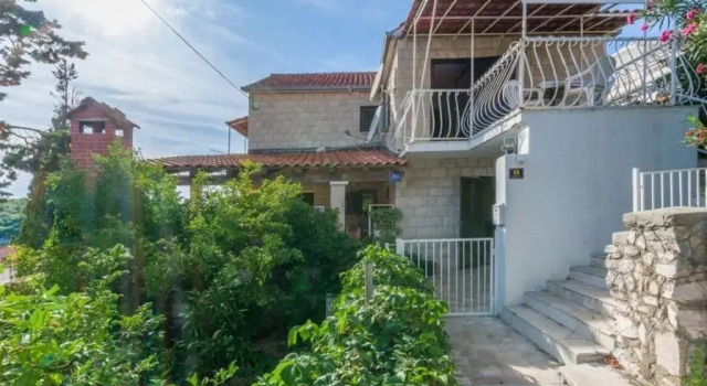 Apartments Mari-30m from the sea