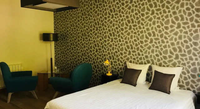 Côté Sax bed and breakfast, Забронировать Отель Динан 