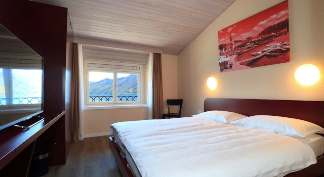 Двухместный номер Standard c 1 комнатой с балконом и с видом на озеро Hotel Elvezia Ascona