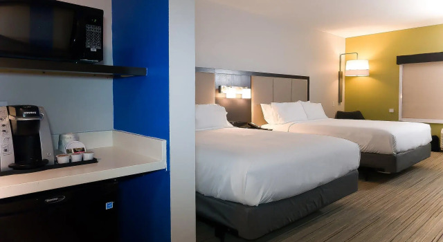 Четырёхместный номер Standard Holiday Inn Express & Suites - Tampa East - Ybor City by IHG
