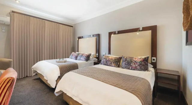 Номер Deluxe The Graham Hotel