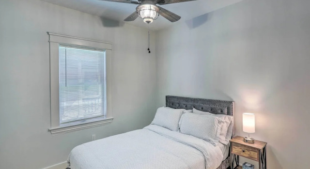 3 Mi to Dtwn: Walkable Apt in Cleveland!, Забронировать Отель Кливленд штат Огайо, рядом с Рынок West Side Market